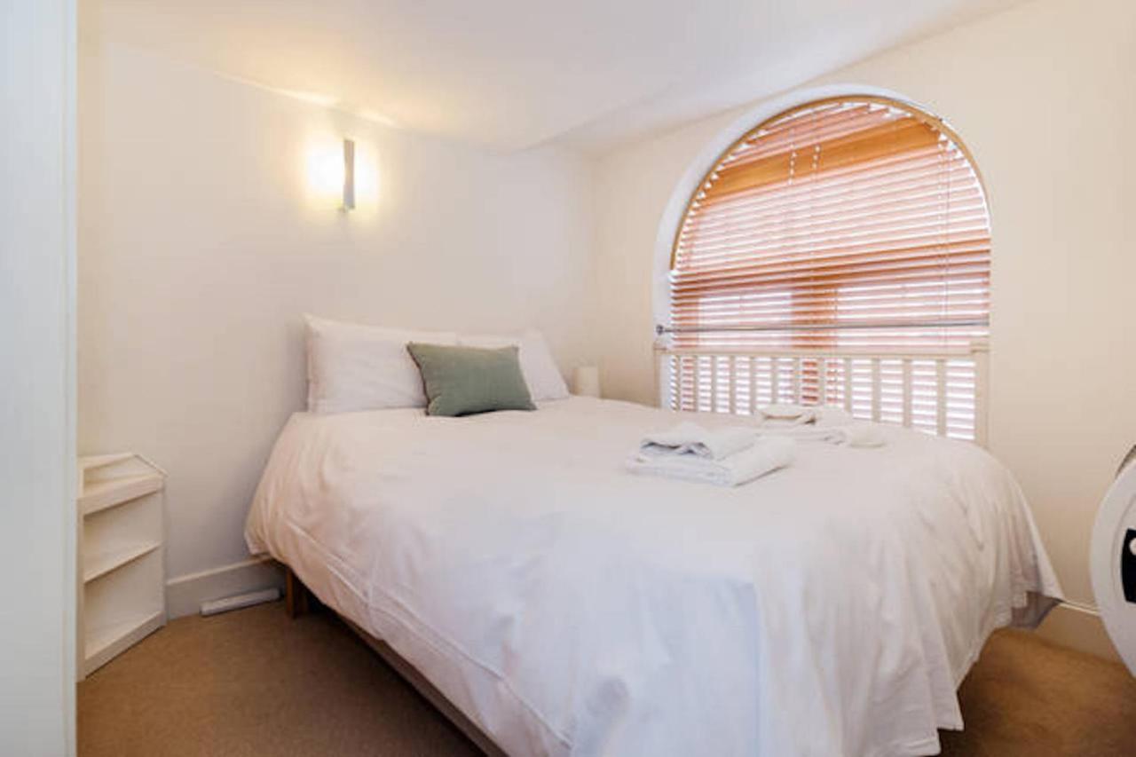 Central 2-Bed, 2-Bath Sanctuary Near Holborn Station, Covent Garden & West End London Exterior foto