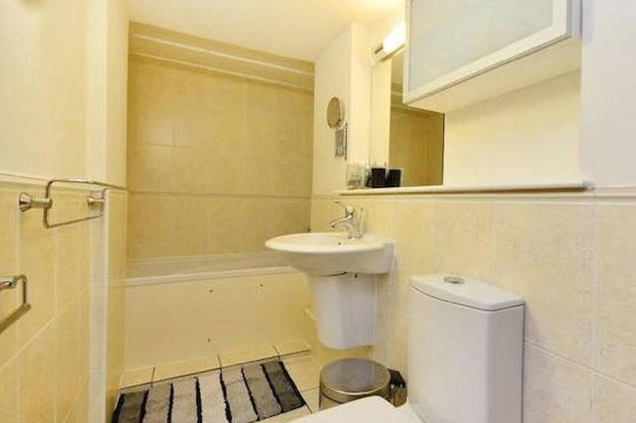 Central 2-Bed, 2-Bath Sanctuary Near Holborn Station, Covent Garden & West End London Exterior foto